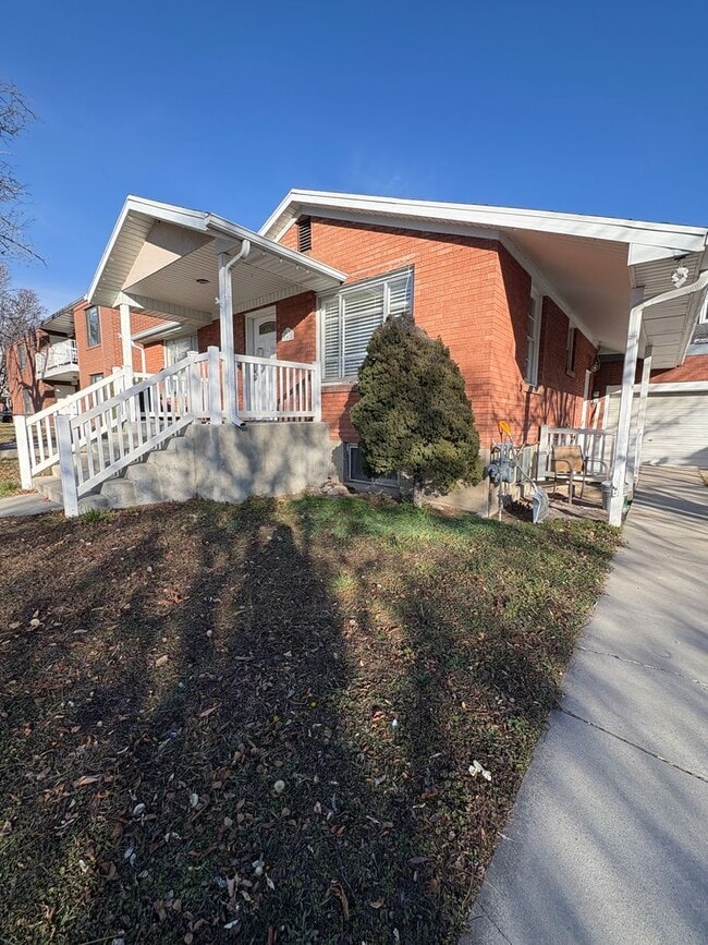 property at 760-762 N 100 W St