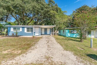 711 Crestview Ave in Niceville, FL - Building Photo - Building Photo