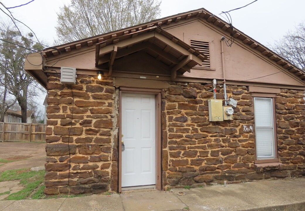316 E Reeves St in Tyler, TX - Building Photo