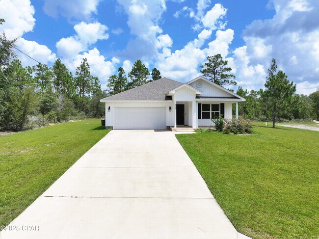 2304 Aquarius Dr in Chipley, FL - Building Photo - Building Photo