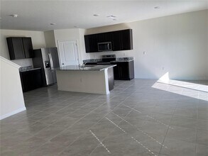8294 Claw Glades Lp in Wesley Chapel, FL - Building Photo - Building Photo