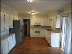 52 Rosemont Dr in Little Rock, AR - Foto de edificio - Building Photo