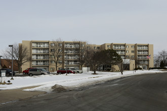 Tamarisk in Grand Rapids, MI - Building Photo - Building Photo