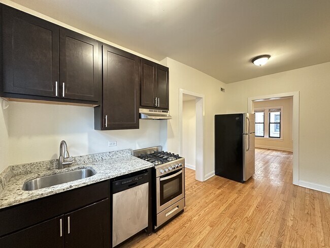 4039.5 N Ashland Ave in Chicago, IL - Foto de edificio - Building Photo