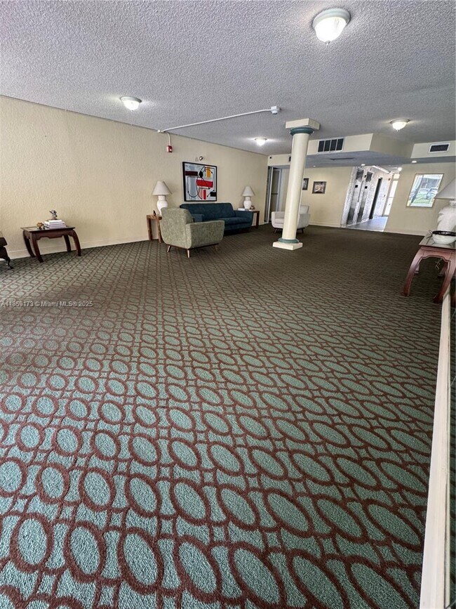 6841 SW 147th Ave in Miami, FL - Building Photo - Building Photo
