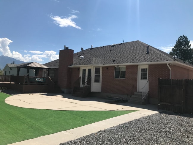 2532 Cherry Grove Way in South Jordan, UT - Foto de edificio - Building Photo