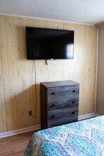 707 W Race St in Kingston, TN - Foto de edificio - Building Photo