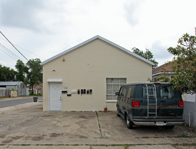 723 Grefer Ave in Harvey, LA - Building Photo - Building Photo