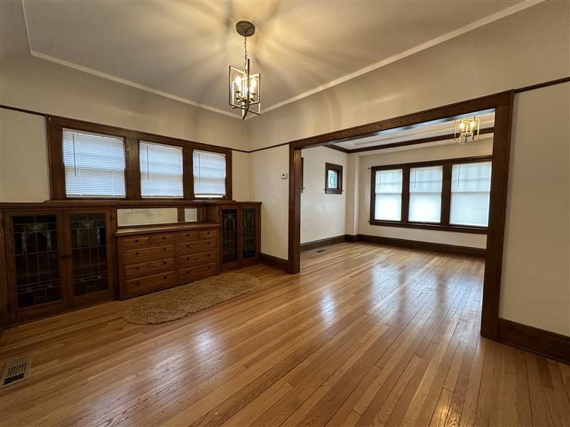 5526 W Wells St, Unit 5526 (lower) in Milwaukee, WI - Building Photo