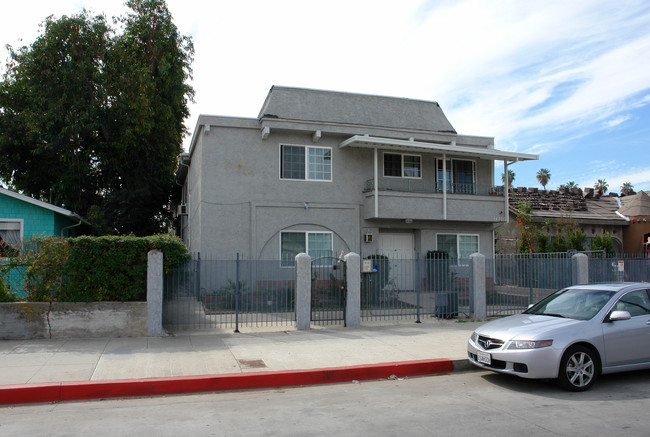 14306 Kittridge St in Van Nuys, CA - Building Photo - Building Photo