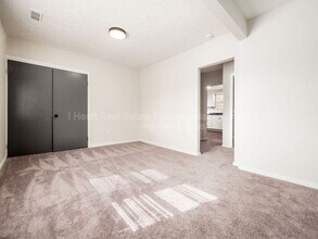 878 1/2 Sullivant Ave in Columbus, OH - Building Photo - Building Photo