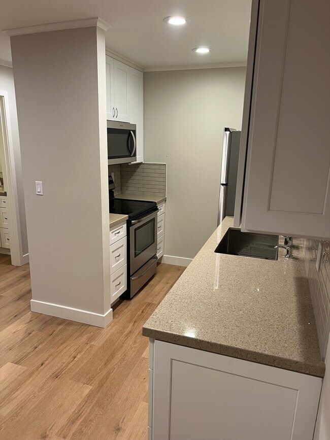 2742 Oak Rd, Unit 177 in Walnut Creek, CA - Building Photo - Building Photo