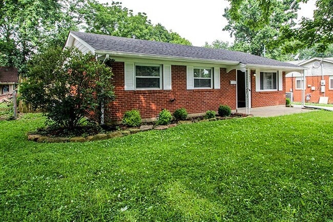 9508 Titan Dr in Louisville, KY - Building Photo - Building Photo