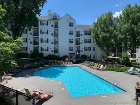 97 Glenbrook Rd in Stamford, CT - Building Photo