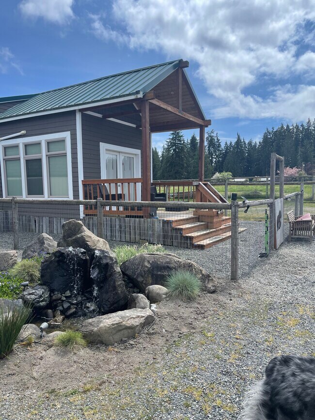 35227 58th Ave S in Roy, WA - Foto de edificio - Building Photo