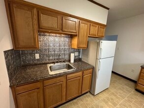 87 Oak St, Unit 1st Floor in Wilkes-Barre, PA - Foto de edificio - Building Photo