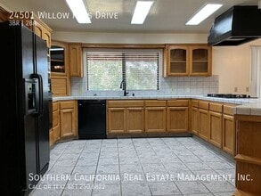 24501 Willow Pass Dr in Tehachapi, CA - Building Photo - Building Photo