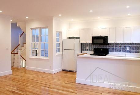 307 E 81st St in New York, NY - Building Photo - Building Photo