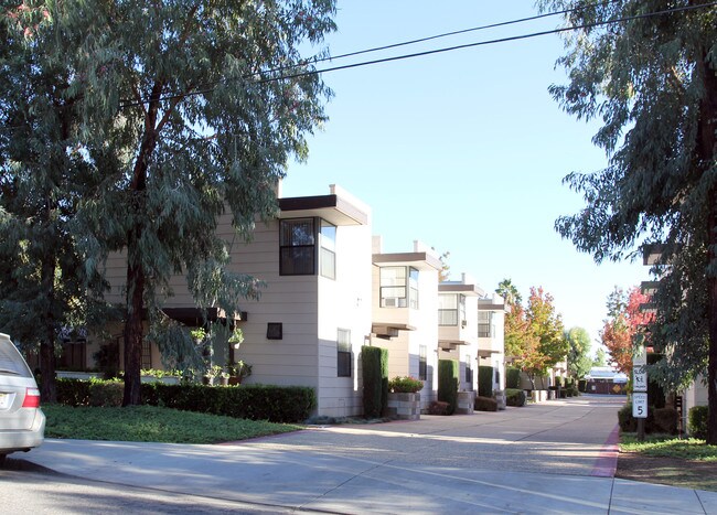 Emerald Garden Townhomes in Escondido, CA - Building Photo - Building Photo