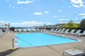 61 Seaview Ave, Unit 69 in Stamford, CT - Building Photo - Building Photo