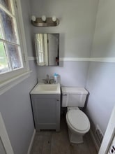 2061 Staunton Rd in Cleveland Heights, OH - Foto de edificio - Building Photo