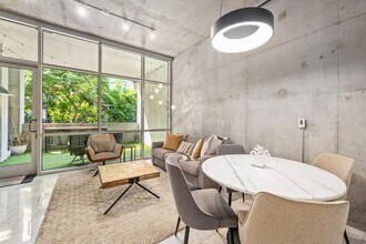 1025 Island Ave, Unit 207 in San Diego, CA - Building Photo - Building Photo