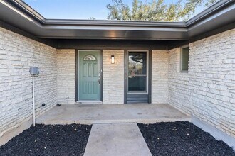 1701 Deep Wood Dr in Round Rock, TX - Building Photo - Building Photo