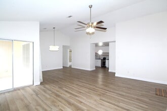 7486 Northpointe Blvd in Pensacola, FL - Building Photo - Building Photo