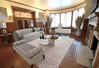 6111 Fifth Ave in Pittsburgh, PA - Foto de edificio - Building Photo