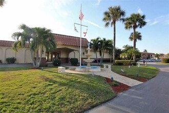2600 S Kanner Hwy in Stuart, FL - Building Photo - Building Photo