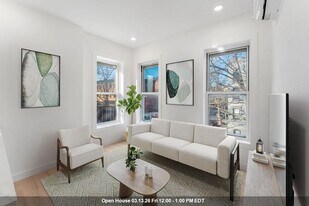 306 Varick St in Jersey City, NJ - Building Photo