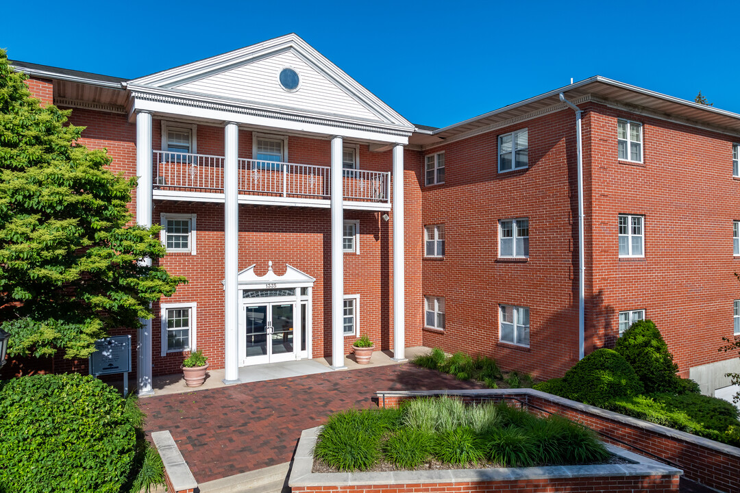 River Place Apartments in Oshkosh, WI - Foto de edificio