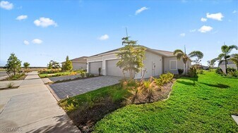 14694 White Pearl Rd in Punta Gorda, FL - Building Photo