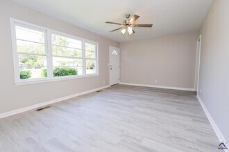 119 4th St in Cochran, GA - Building Photo - Building Photo