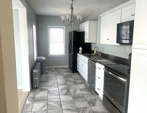 147 Lake Ave in Worcester, MA - Building Photo - Building Photo