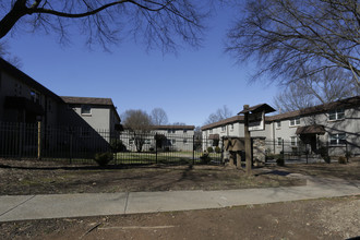 West End Commons in Greenville, SC - Building Photo - Building Photo