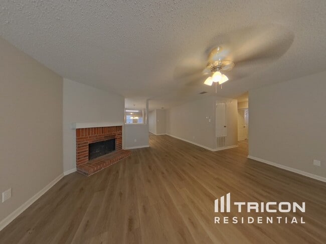 8403 Bacury Rd in Arlington, TX - Building Photo - Building Photo