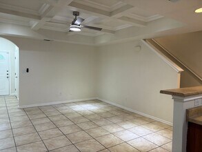 5007 Summit Wood in San Antonio, TX - Building Photo - Building Photo