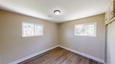 12194 Gladys Ln in Yucaipa, CA - Building Photo - Building Photo