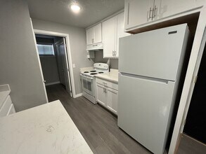 193 Rosewood Dr NW in Salem, OR - Building Photo - Building Photo