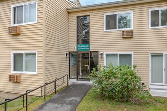 Horizon Homes in Naugatuck, CT - Foto de edificio - Building Photo