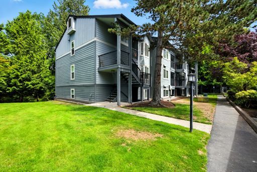 11103 NE 124th Ln in Kirkland, WA - Building Photo