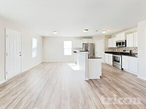 1912 Carpenter Cabin Dr in Charlotte, NC - Building Photo - Building Photo