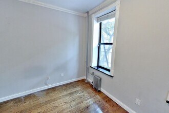 325 E 5th St, Unit B1 in New York, NY - Foto de edificio - Building Photo