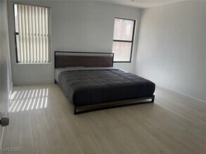 3004 Ocean View Dr in Las Vegas, NV - Building Photo - Building Photo