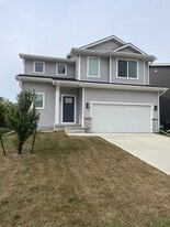 4624 NW 167th St in Urbandale, IA - Building Photo