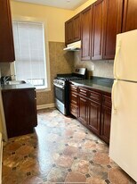 3086 29th St, Unit 3 in Astoria, NY - Building Photo