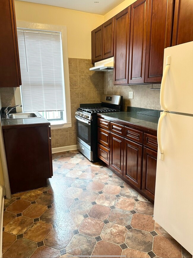 3086 29th St, Unit 3