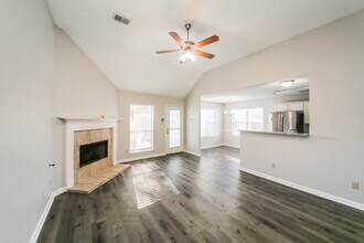165 Garden View Dr in Oakland, TN - Building Photo - Building Photo
