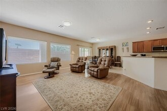 7536 Chaffinch St in North Las Vegas, NV - Building Photo - Building Photo